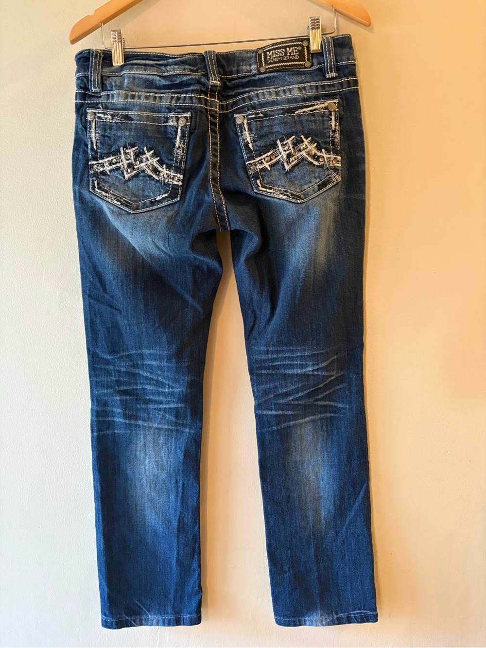 Miss Me Women's Straight Leg, Y2K, party, low Rise jeans, Sz 31, has stretch.